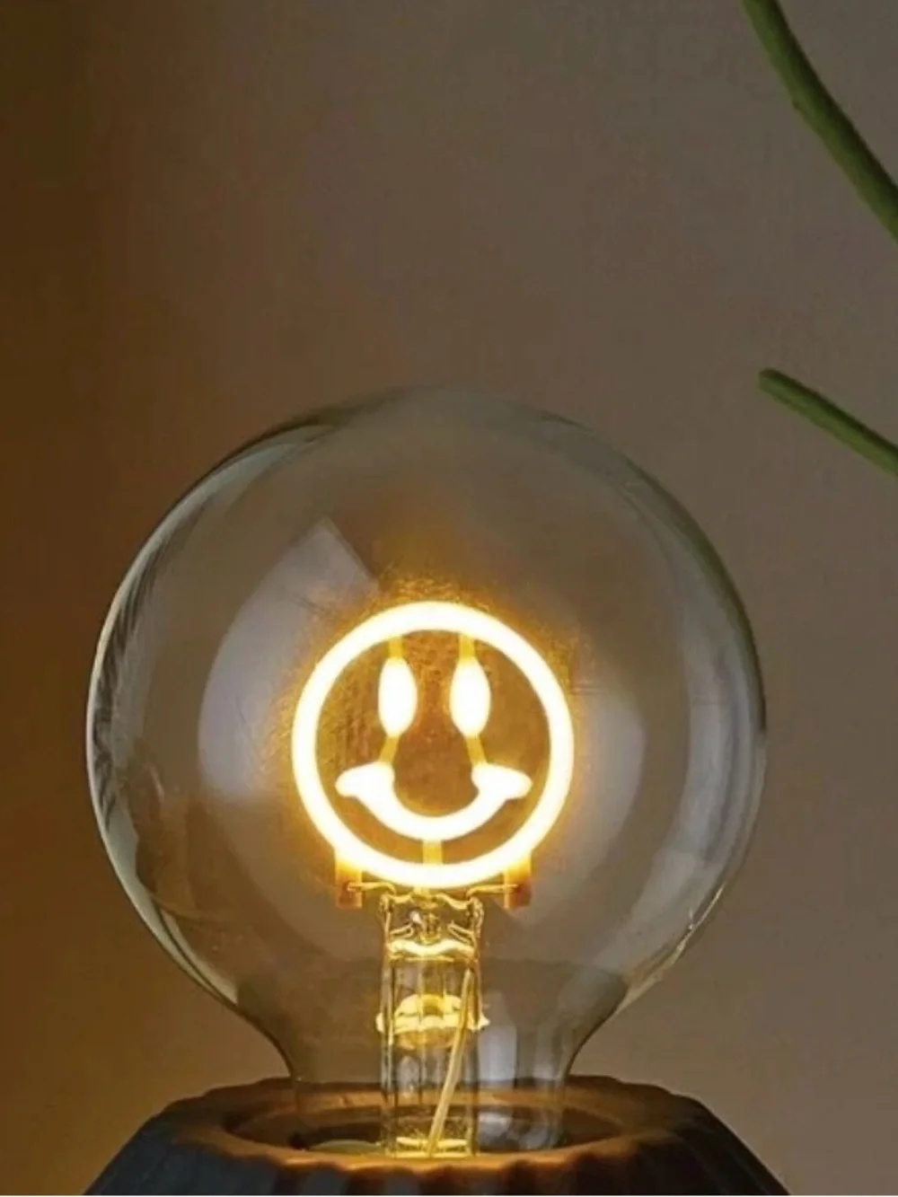 Smiley Face LED Mood Lamp w/Multi Color Light -NWT